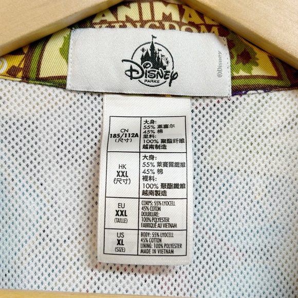 Disney Parks WDW Walt Disney World 4 Park Passport Badge AOP Camp Shirt XL - Picture 2 of 4